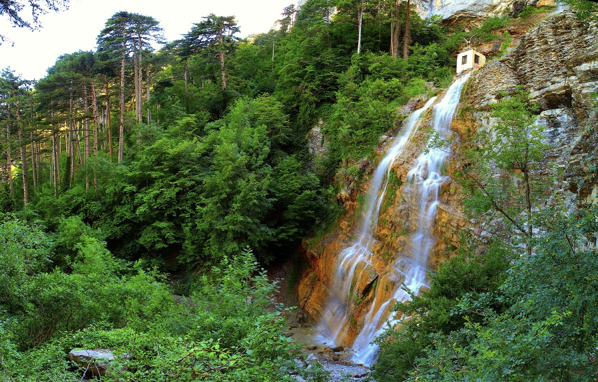 Самый большой водопад в крыму. Водопад Учан-Су Крым. Водопад Учан-Су (г. Ялта). Водопад Учан-Су Ялтинский заповедник. Учал Су водопад Ялта.